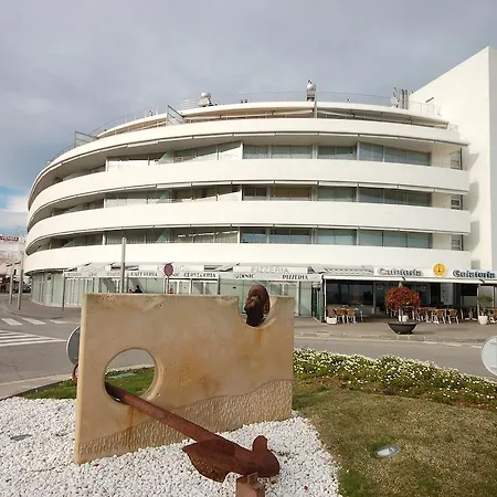 Апартаменты Lets Holidays Amazing Front Sea Views