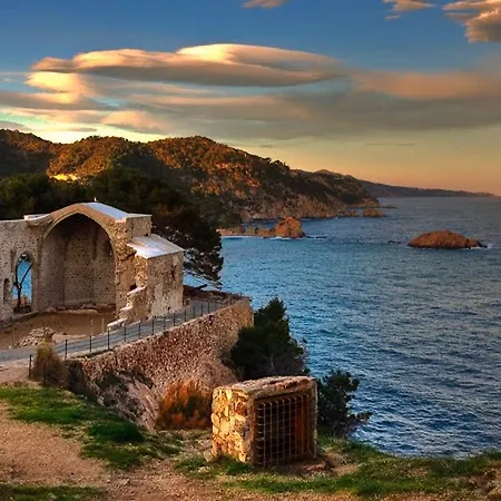 Lets Holidays Amazing Front Sea Views توسا ذي مار