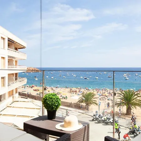 Lets Holidays Amazing Front Sea Views شقة *