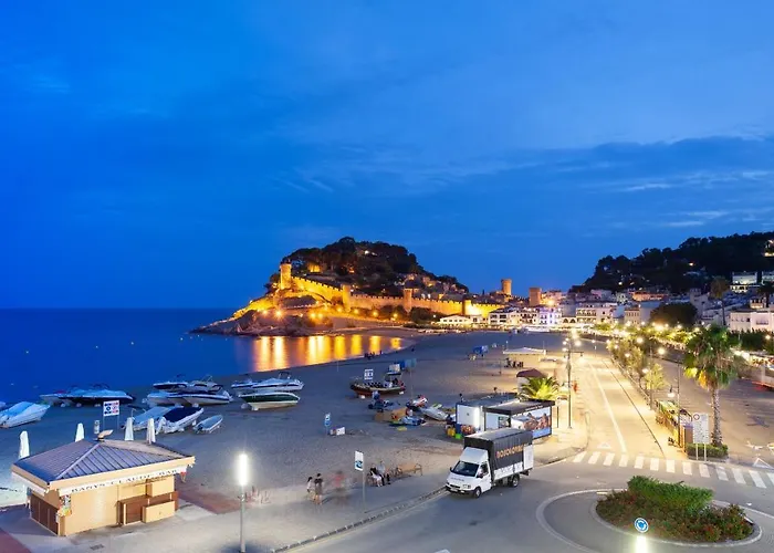 Lets Holidays Amazing Front Sea Views 公寓